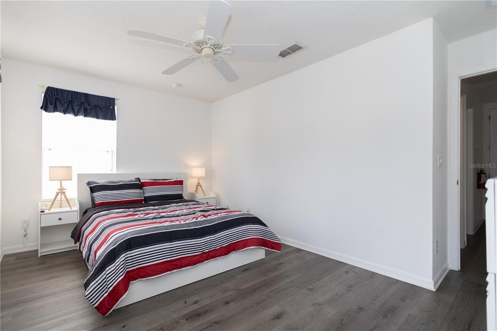 For Sale: $498,000 (4 beds, 3 baths, 2550 Square Feet)
