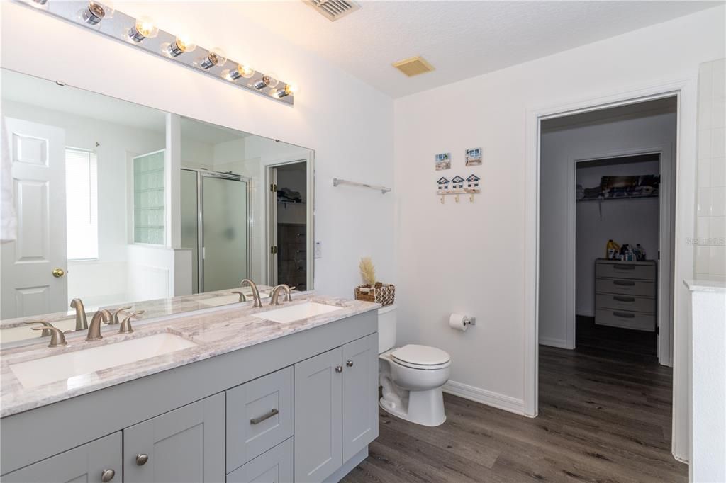 For Sale: $498,000 (4 beds, 3 baths, 2550 Square Feet)