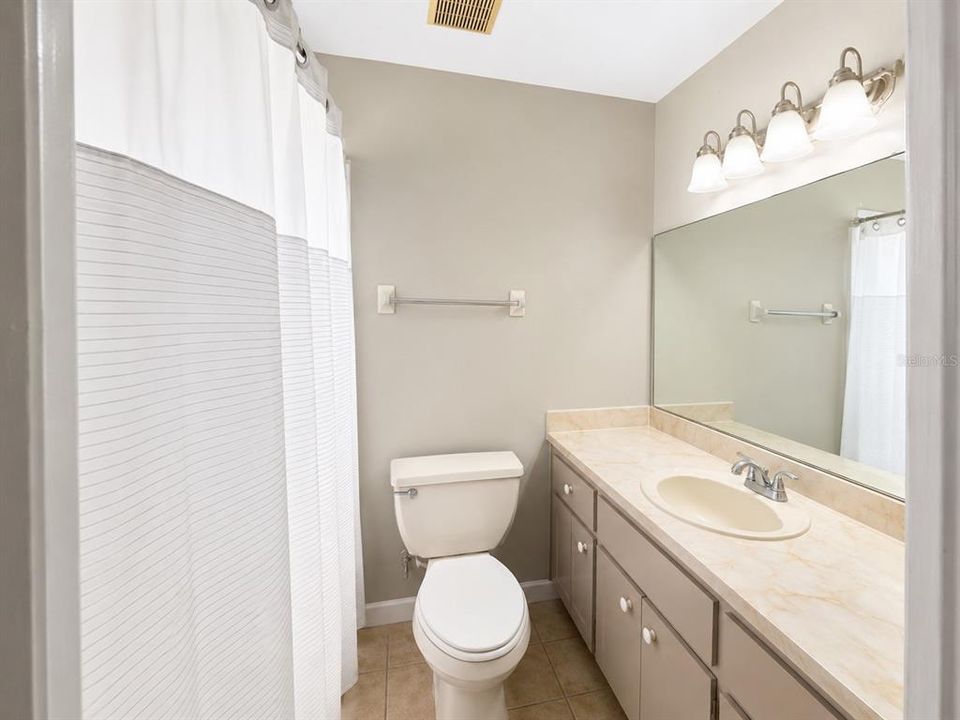 For Sale: $205,000 (3 beds, 2 baths, 981 Square Feet)