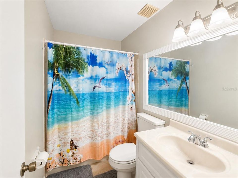 For Sale: $205,000 (3 beds, 2 baths, 981 Square Feet)