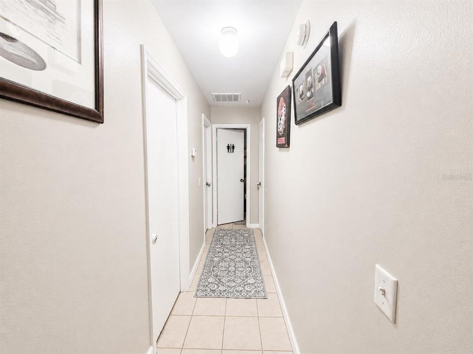 For Sale: $205,000 (3 beds, 2 baths, 981 Square Feet)
