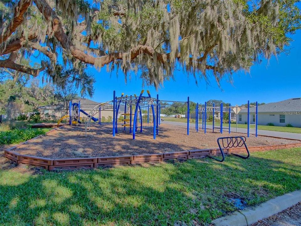 На продажу: $339,999 (3 спален, 2 ванн, 1658 Квадратных фут)