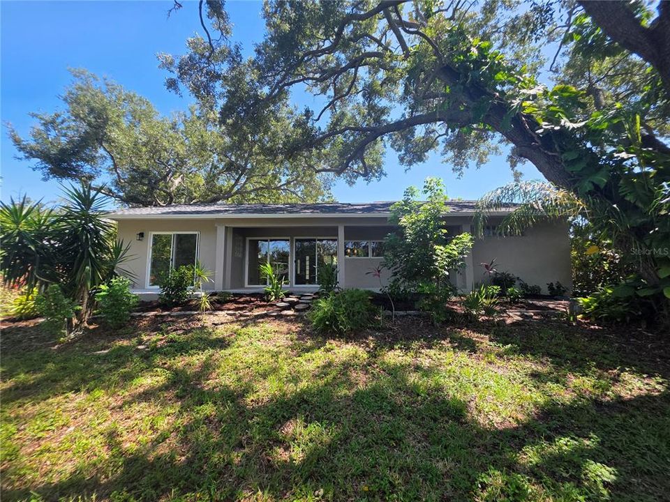 For Sale: $449,900 (3 beds, 2 baths, 1424 Square Feet)