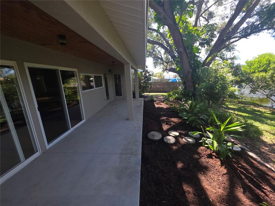 For Sale: $449,900 (3 beds, 2 baths, 1424 Square Feet)