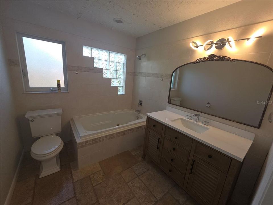 For Sale: $449,900 (3 beds, 2 baths, 1424 Square Feet)