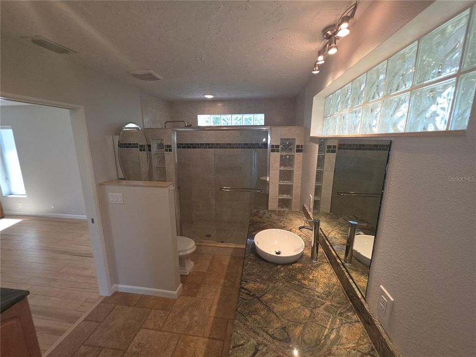 For Sale: $449,900 (3 beds, 2 baths, 1424 Square Feet)