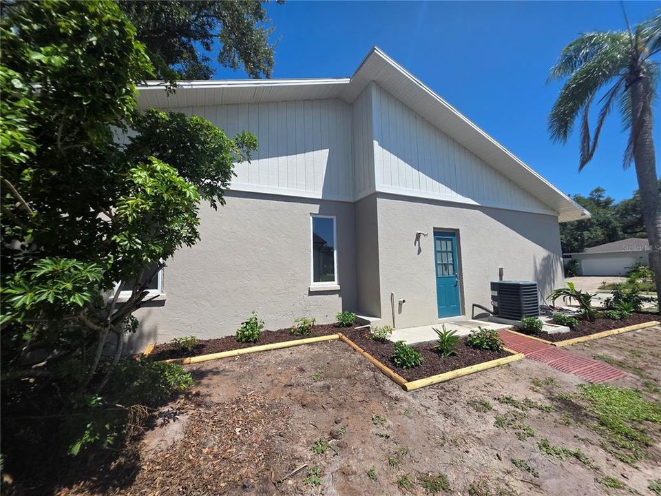 For Sale: $449,900 (3 beds, 2 baths, 1424 Square Feet)