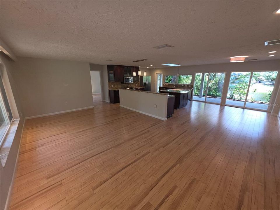 For Sale: $449,900 (3 beds, 2 baths, 1424 Square Feet)