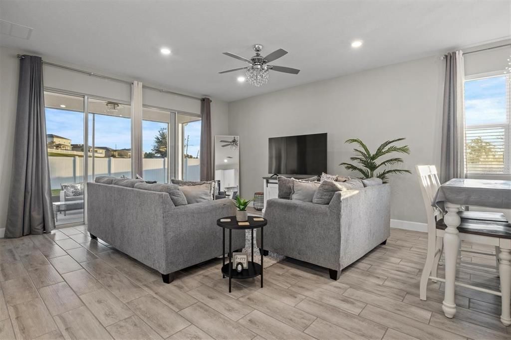 For Rent: $2,250 (4 beds, 3 baths, 2066 Square Feet)