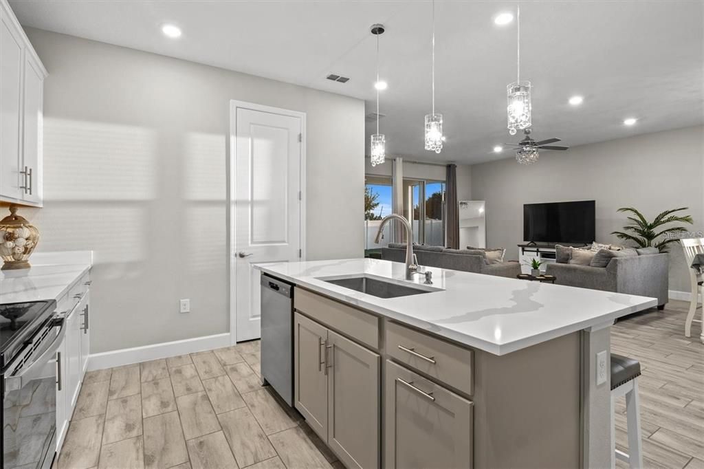 For Rent: $2,250 (4 beds, 3 baths, 2066 Square Feet)