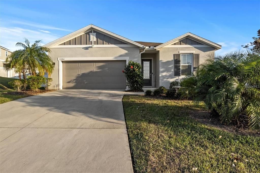 For Rent: $2,250 (4 beds, 3 baths, 2066 Square Feet)