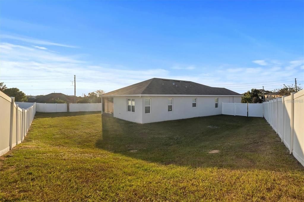 For Rent: $2,250 (4 beds, 3 baths, 2066 Square Feet)