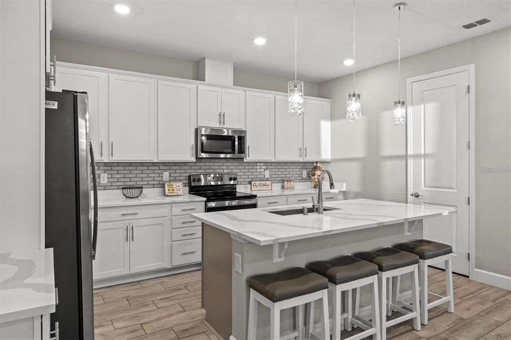 For Rent: $2,250 (4 beds, 3 baths, 2066 Square Feet)