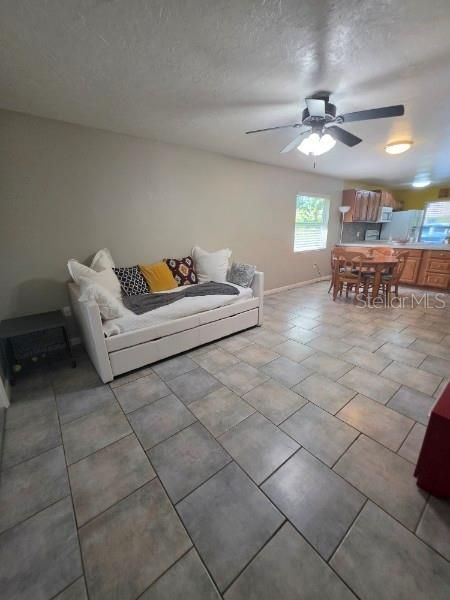 For Sale: $155,000 (2 beds, 2 baths, 966 Square Feet)