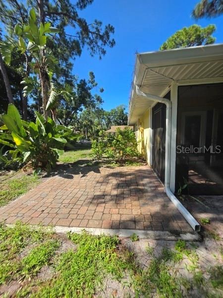 For Sale: $155,000 (2 beds, 2 baths, 966 Square Feet)
