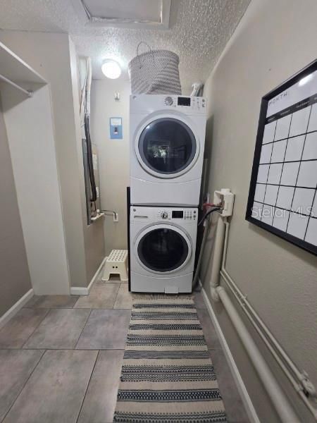 For Sale: $155,000 (2 beds, 2 baths, 966 Square Feet)