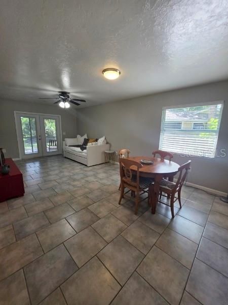 For Sale: $155,000 (2 beds, 2 baths, 966 Square Feet)