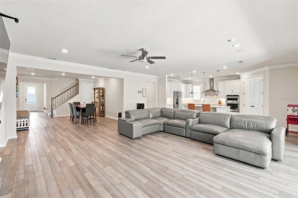 En Venta: $849,000 (5 camas, 5 baños, 4495 Pies cuadrados)