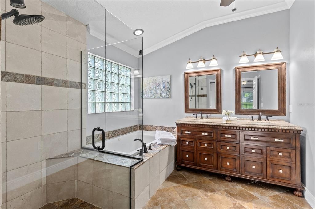 For Sale: $660,000 (4 beds, 2 baths, 2364 Square Feet)