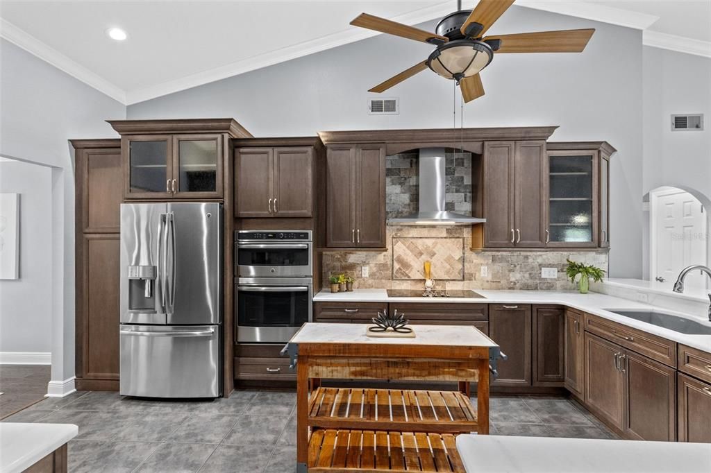 For Sale: $660,000 (4 beds, 2 baths, 2364 Square Feet)