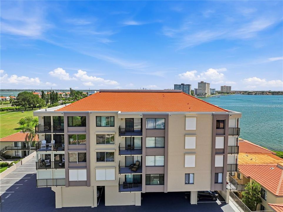 En Venta: $359,000 (2 camas, 2 baños, 1050 Pies cuadrados)