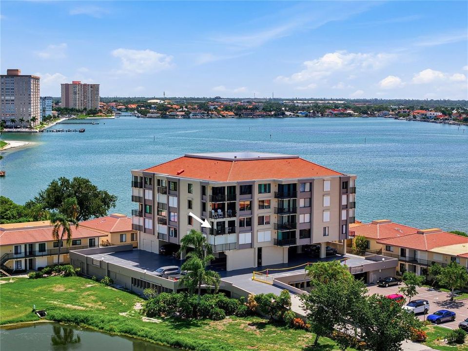 En Venta: $359,000 (2 camas, 2 baños, 1050 Pies cuadrados)