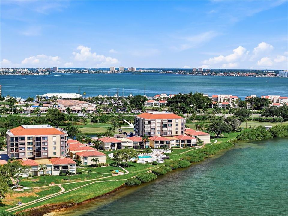 En Venta: $359,000 (2 camas, 2 baños, 1050 Pies cuadrados)