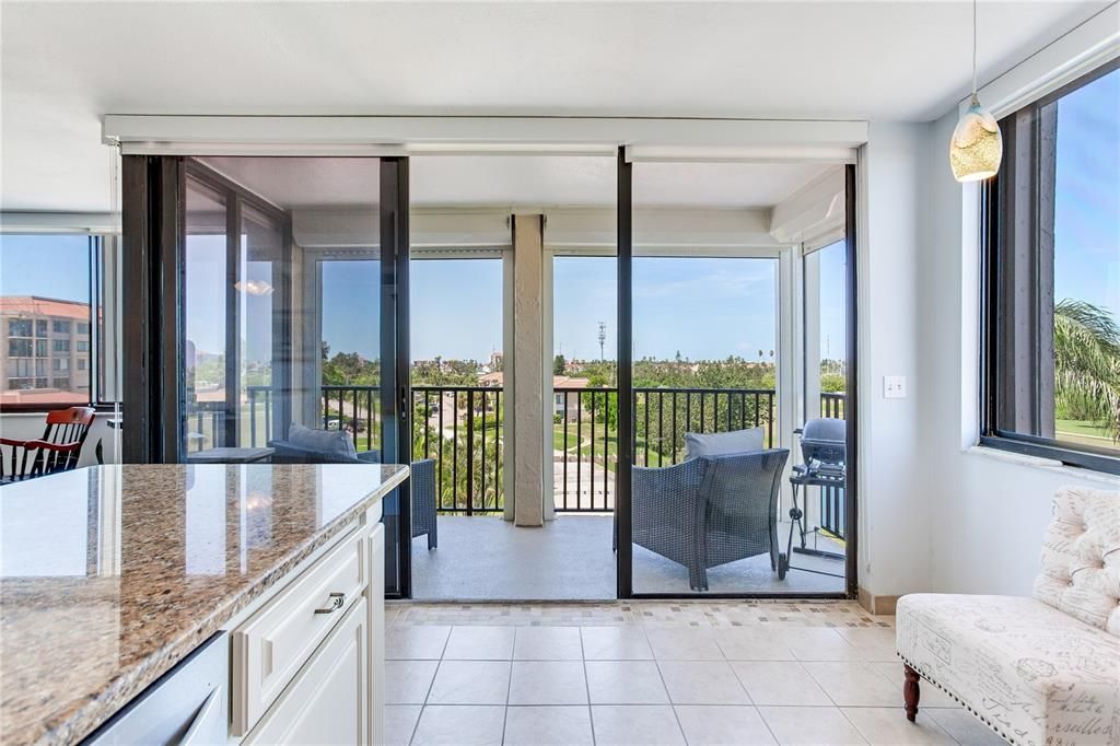 En Venta: $359,000 (2 camas, 2 baños, 1050 Pies cuadrados)