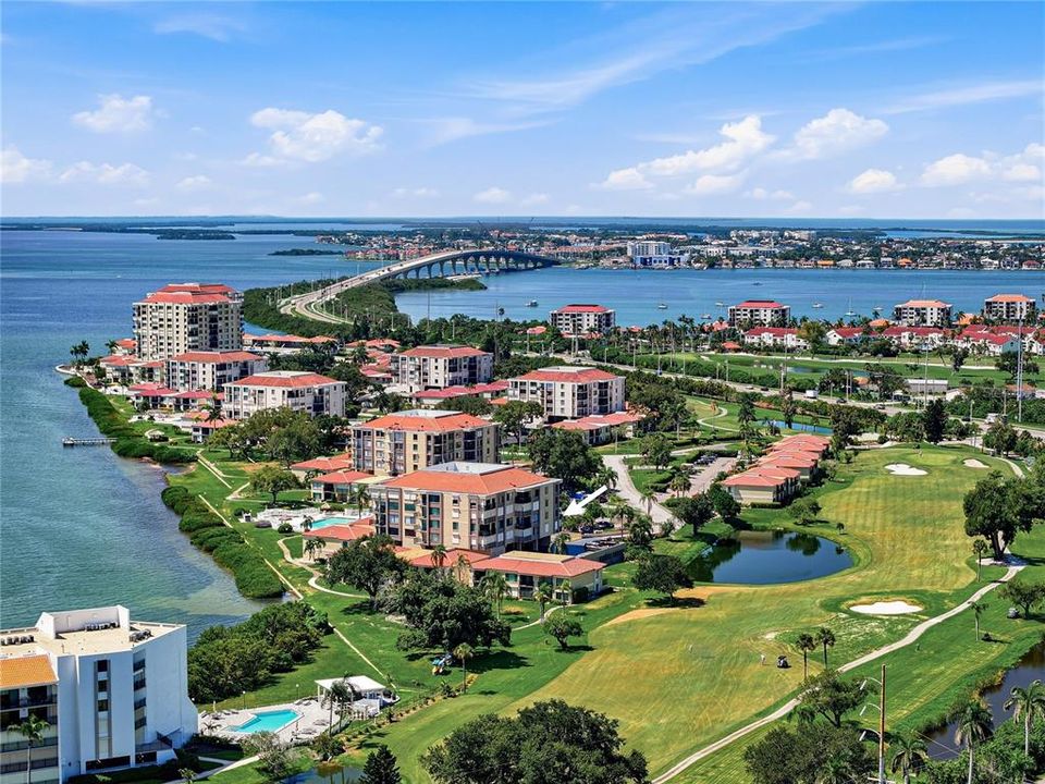 En Venta: $359,000 (2 camas, 2 baños, 1050 Pies cuadrados)