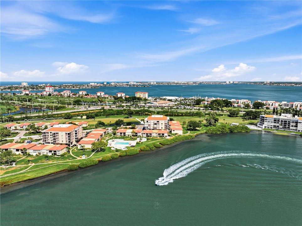 En Venta: $359,000 (2 camas, 2 baños, 1050 Pies cuadrados)