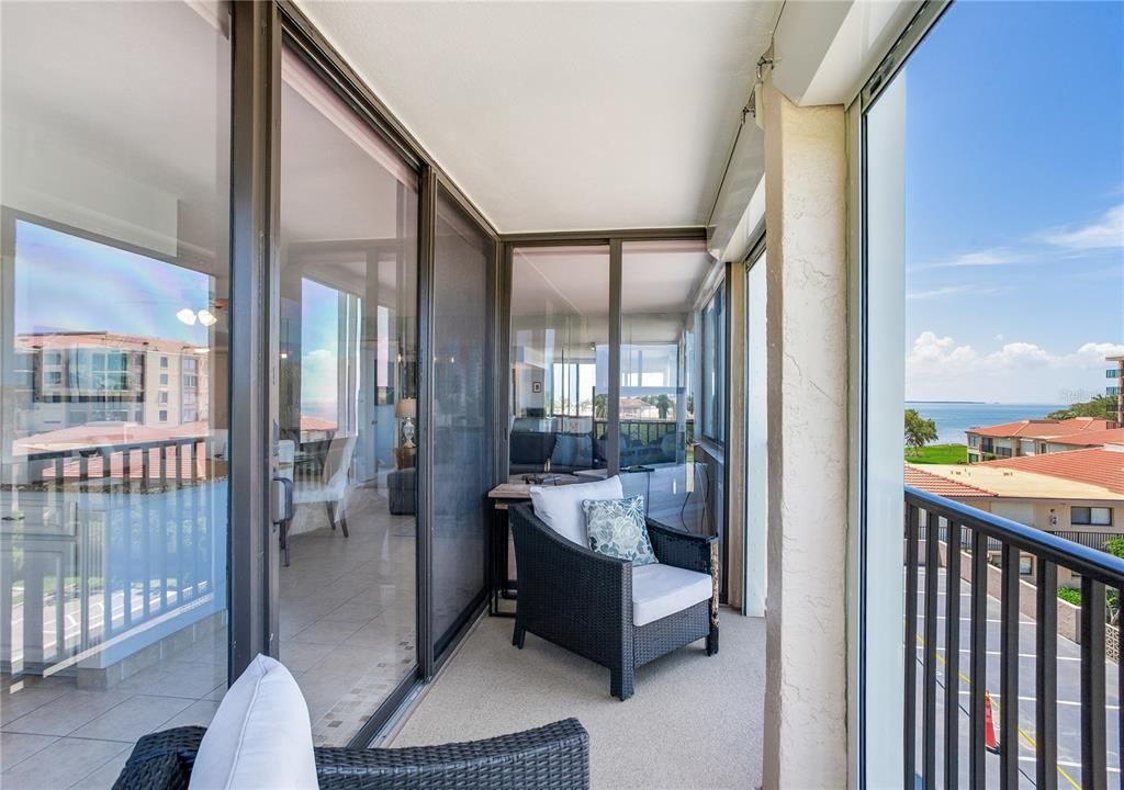 En Venta: $359,000 (2 camas, 2 baños, 1050 Pies cuadrados)