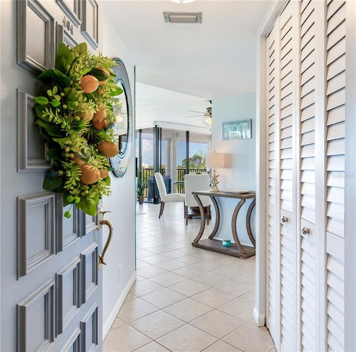 En Venta: $359,000 (2 camas, 2 baños, 1050 Pies cuadrados)