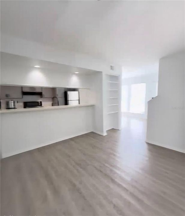For Rent: $1,800 (2 beds, 2 baths, 1211 Square Feet)