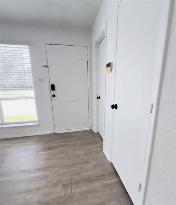 For Rent: $1,800 (2 beds, 2 baths, 1211 Square Feet)