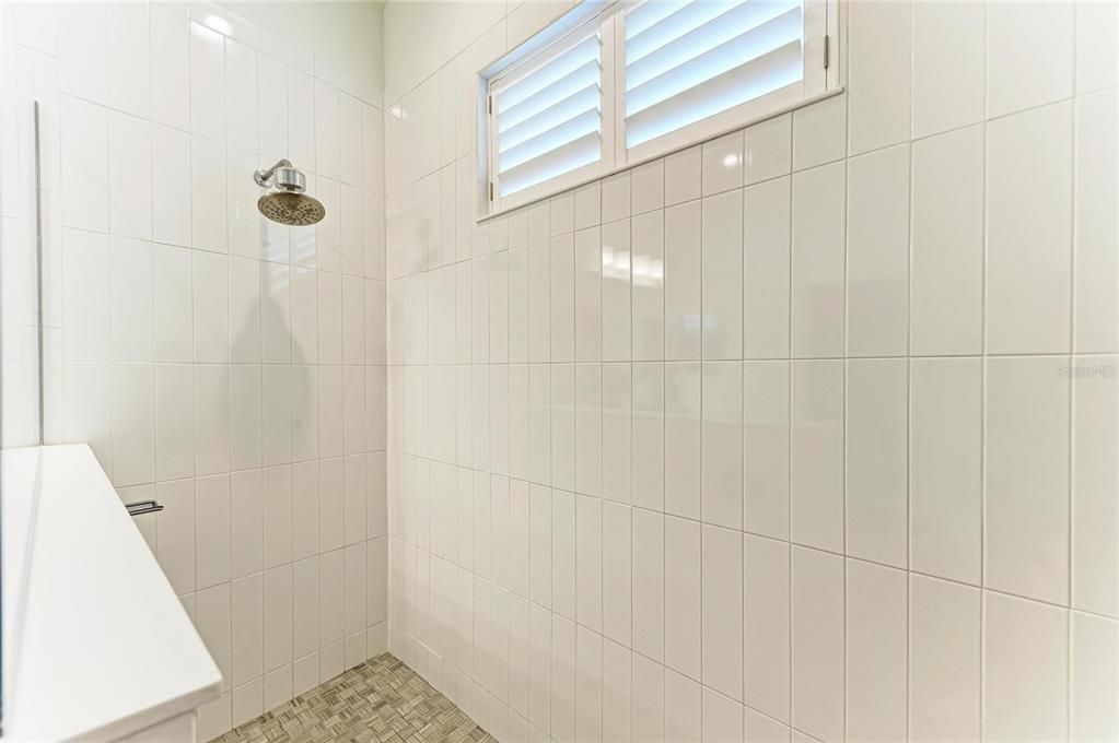 For Sale: $845,000 (3 beds, 2 baths, 2289 Square Feet)