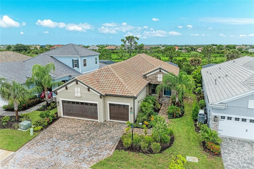 For Sale: $845,000 (3 beds, 2 baths, 2289 Square Feet)
