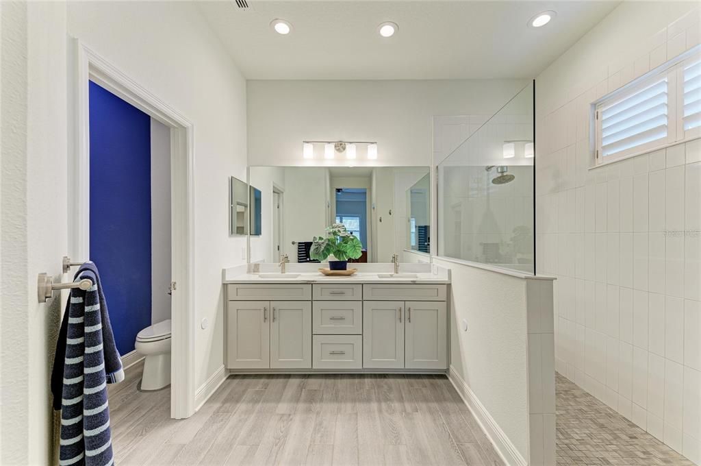 For Sale: $845,000 (3 beds, 2 baths, 2289 Square Feet)