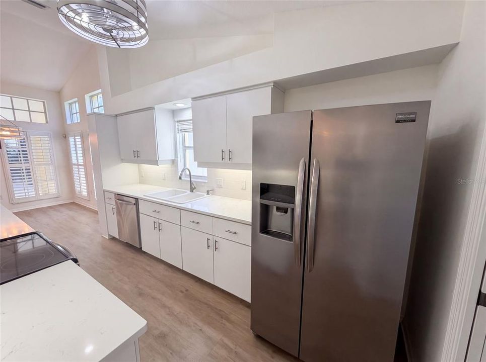 На продажу: $270,000 (2 спален, 2 ванн, 1520 Квадратных фут)