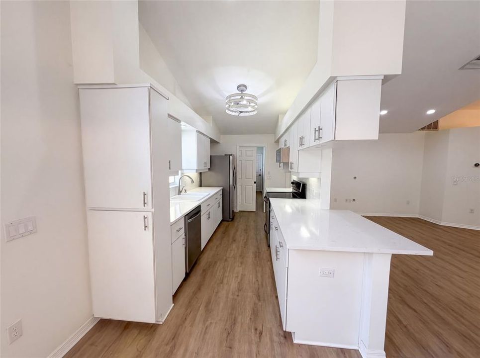 На продажу: $270,000 (2 спален, 2 ванн, 1520 Квадратных фут)
