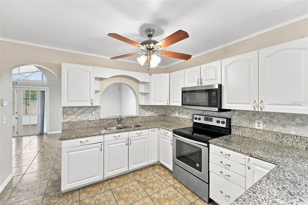 En Venta: $375,000 (4 camas, 3 baños, 1678 Pies cuadrados)