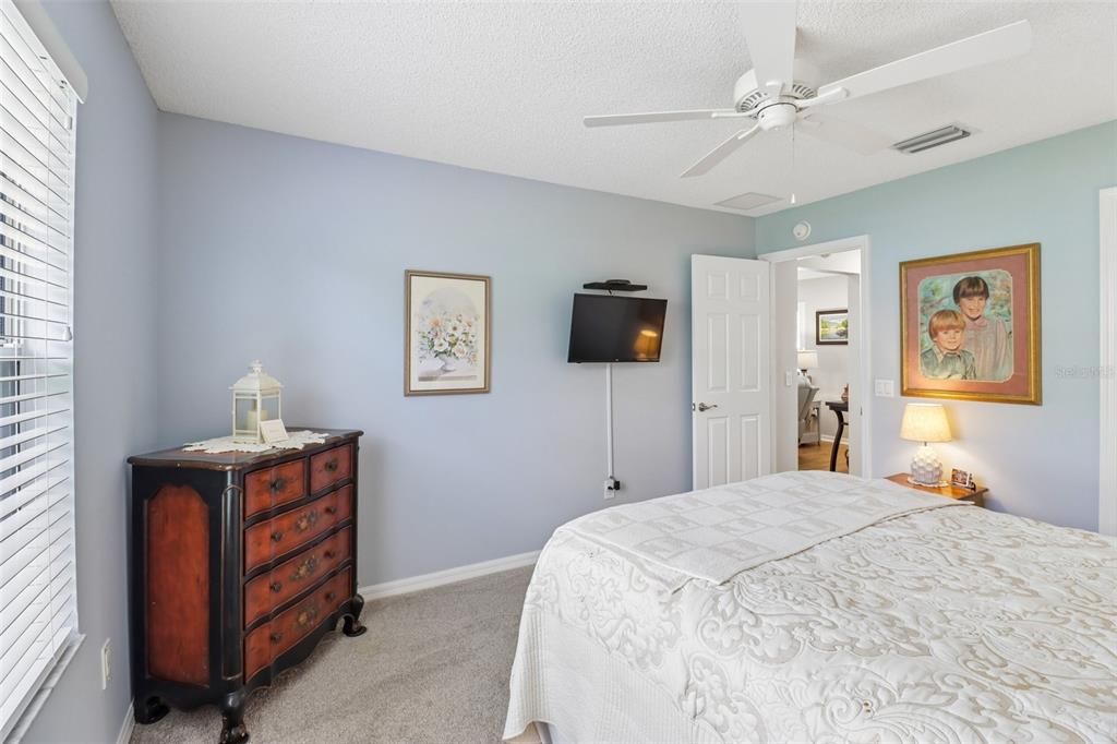 For Sale: $379,000 (3 beds, 2 baths, 1527 Square Feet)