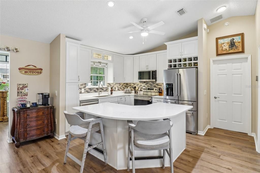 For Sale: $379,000 (3 beds, 2 baths, 1527 Square Feet)