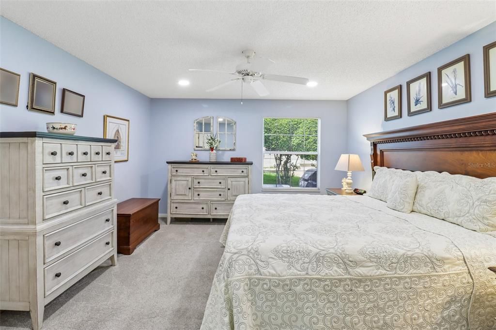 For Sale: $379,000 (3 beds, 2 baths, 1527 Square Feet)