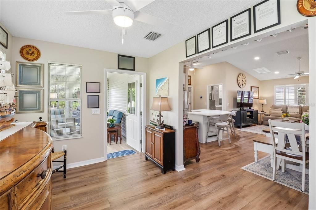 For Sale: $379,000 (3 beds, 2 baths, 1527 Square Feet)