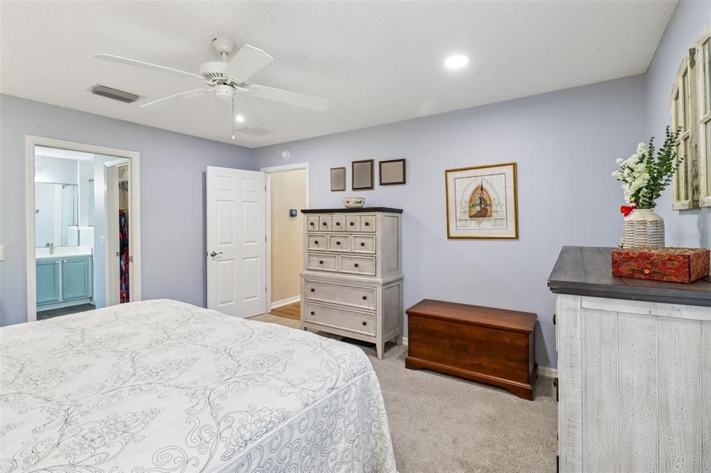 For Sale: $379,000 (3 beds, 2 baths, 1527 Square Feet)