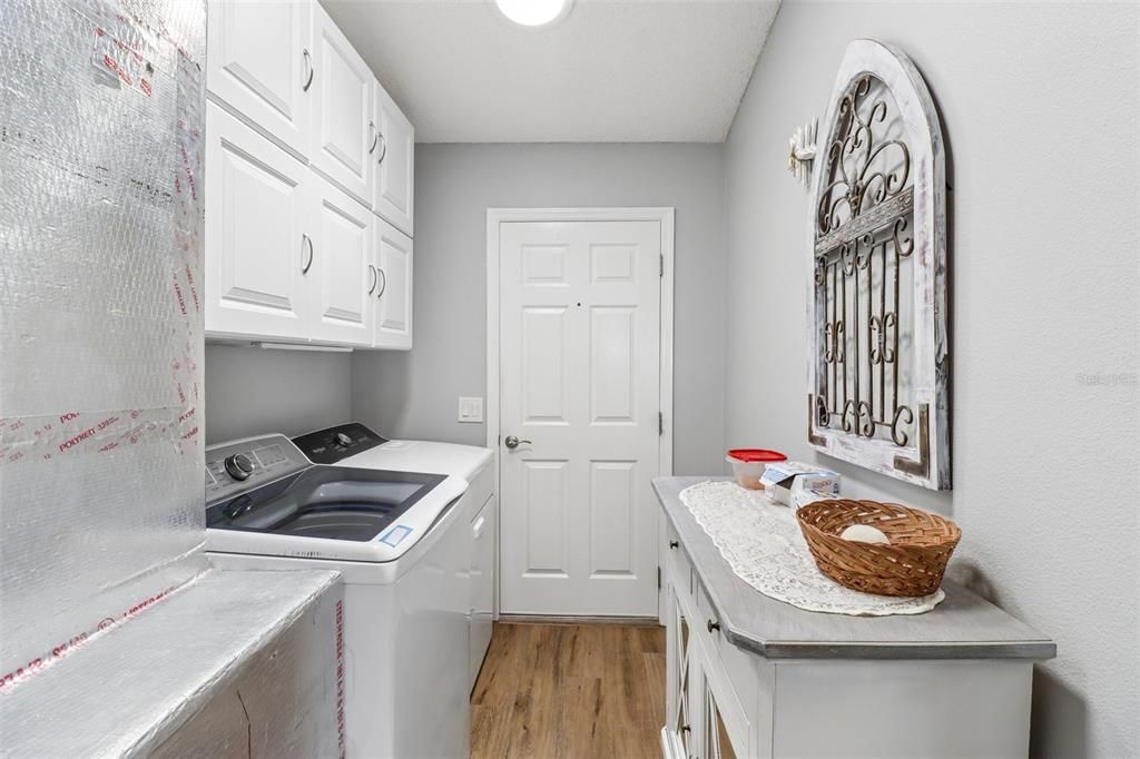 For Sale: $379,000 (3 beds, 2 baths, 1527 Square Feet)