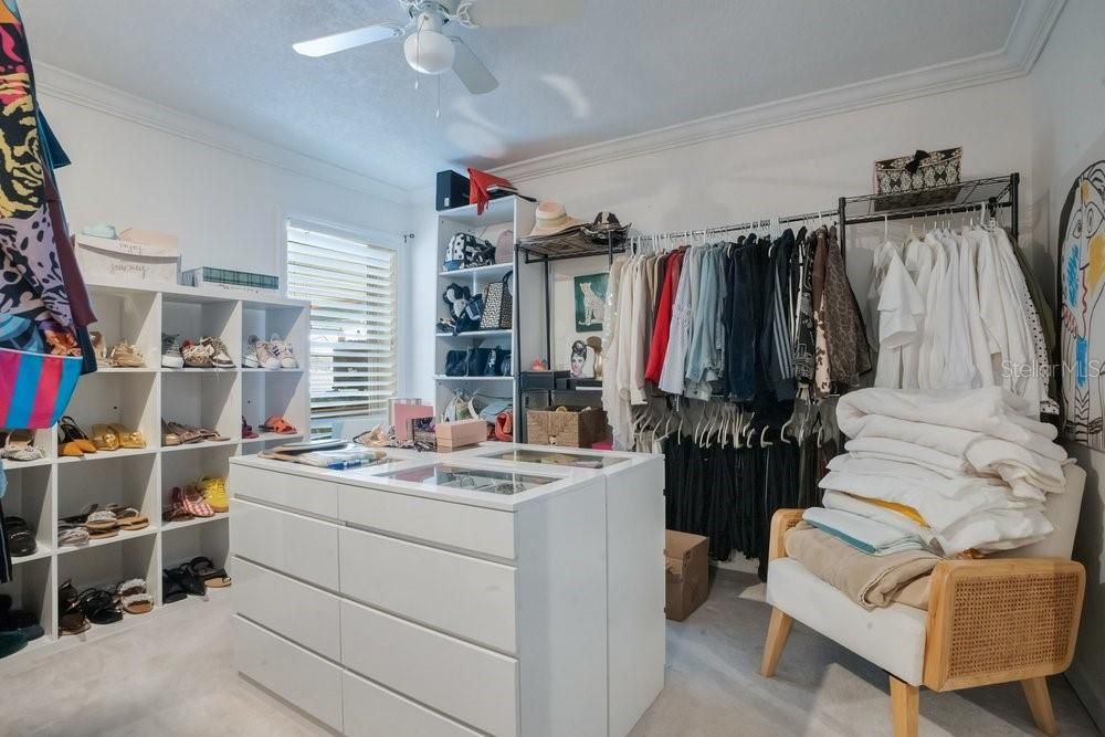 En Renta: $5,250 (5 camas, 3 baños, 3194 Pies cuadrados)