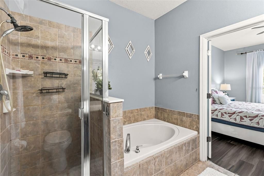 For Sale: $374,999 (4 beds, 2 baths, 1730 Square Feet)