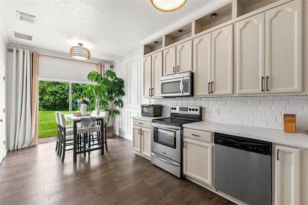 For Sale: $374,999 (4 beds, 2 baths, 1730 Square Feet)