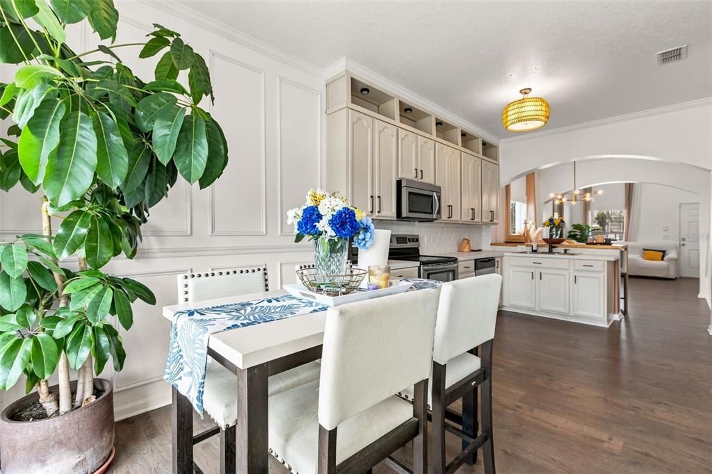 For Sale: $374,999 (4 beds, 2 baths, 1730 Square Feet)